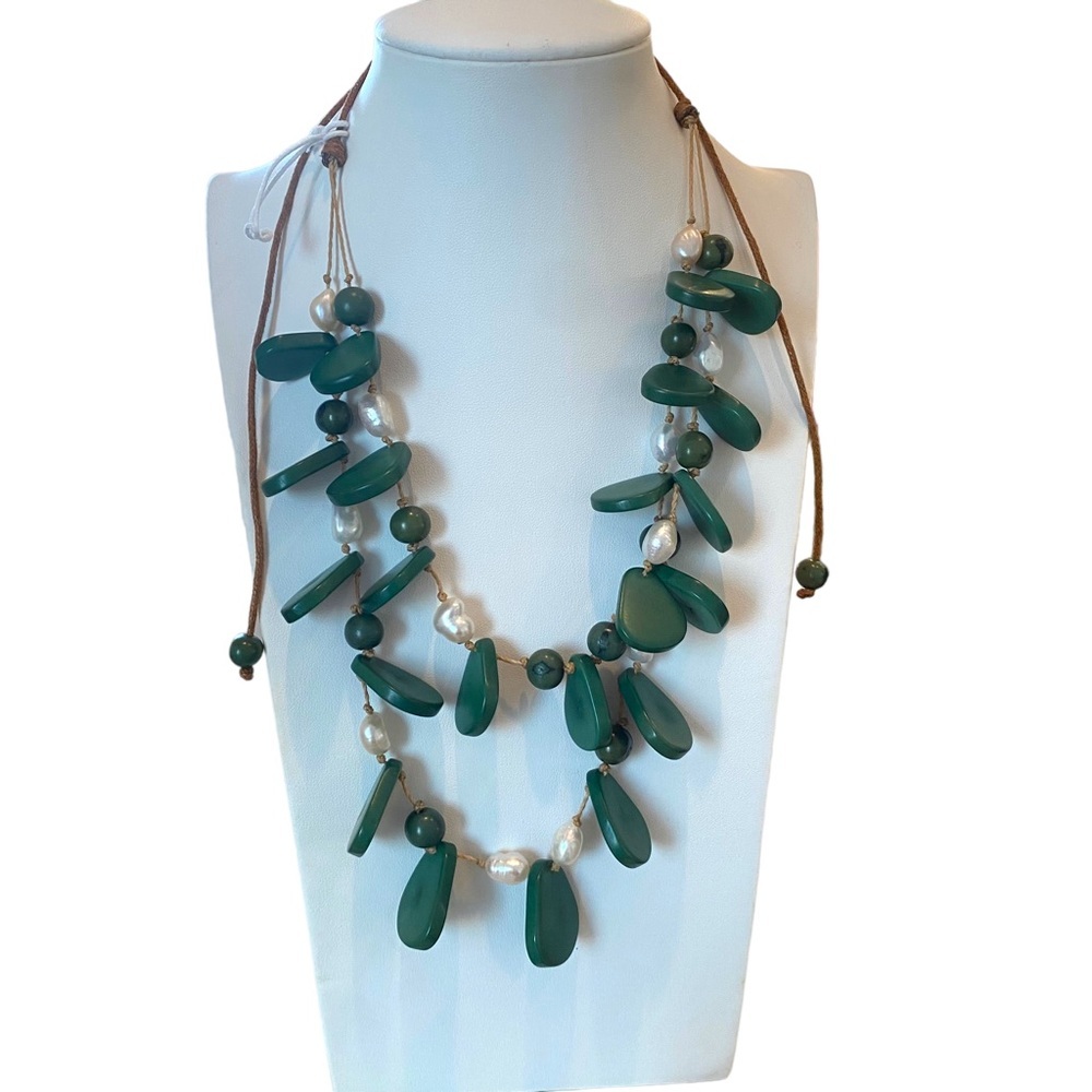 Chico’s green tiered adjustable necklace faux pearls NWOT